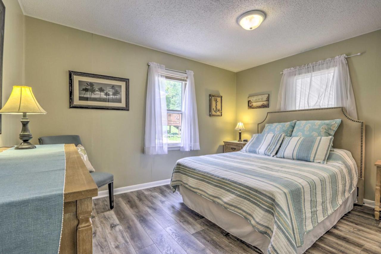 Cheerful Camdenton Cottage Steps To Lake! Luaran gambar