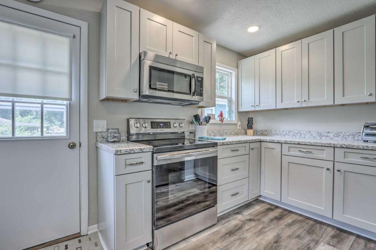 Cheerful Camdenton Cottage Steps To Lake! Luaran gambar