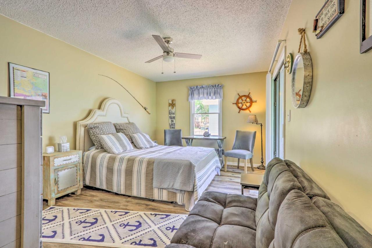 Cheerful Camdenton Cottage Steps To Lake! Luaran gambar